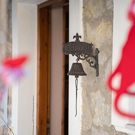 Rock Dandy Deluxe Chalet In Arachova - Delphi, Sauna, Prv Parking, Amazing View المظهر الخارجي الصورة