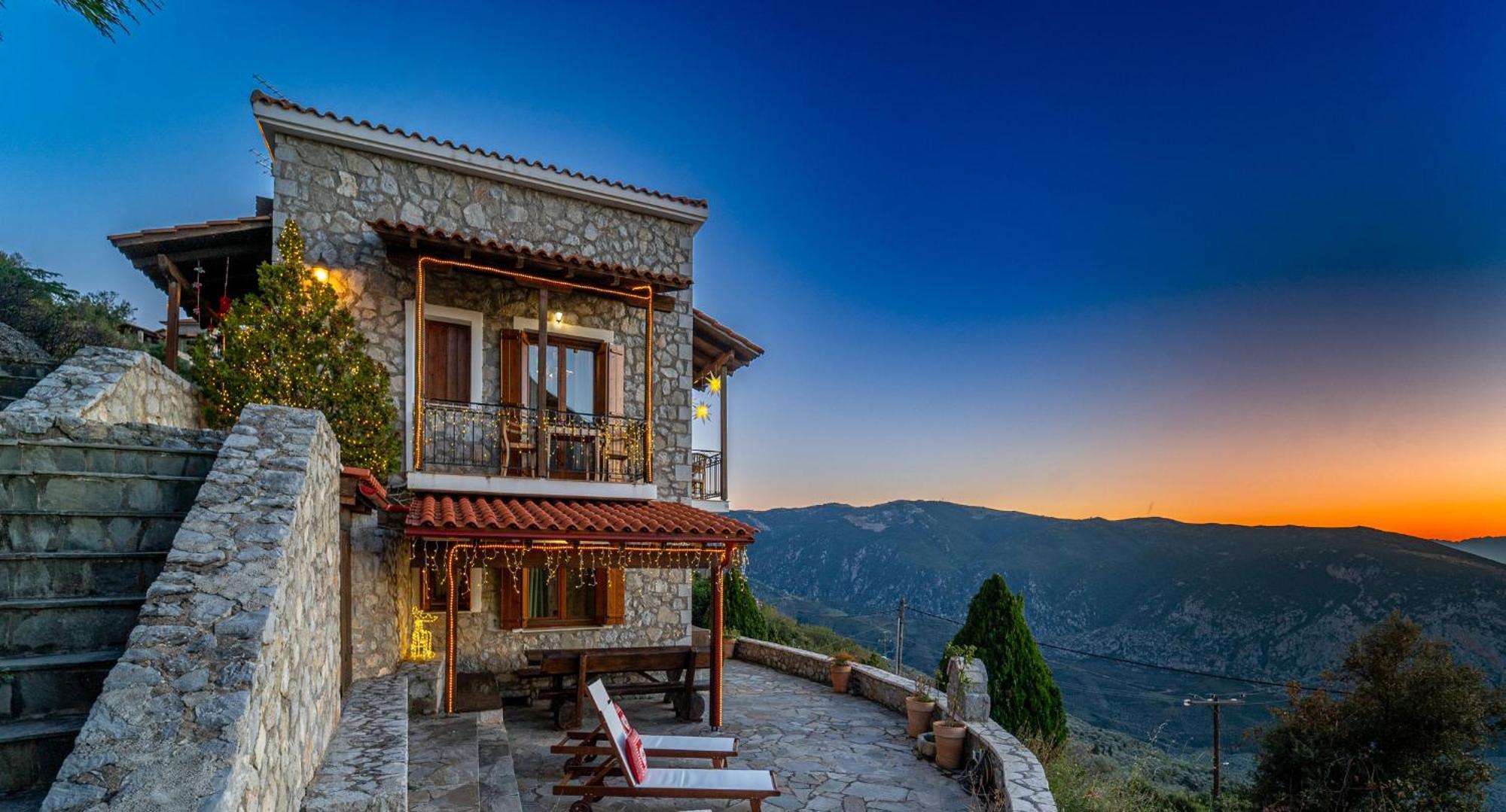 Rock Dandy Deluxe Chalet In Arachova - Delphi, Sauna, Prv Parking, Amazing View المظهر الخارجي الصورة