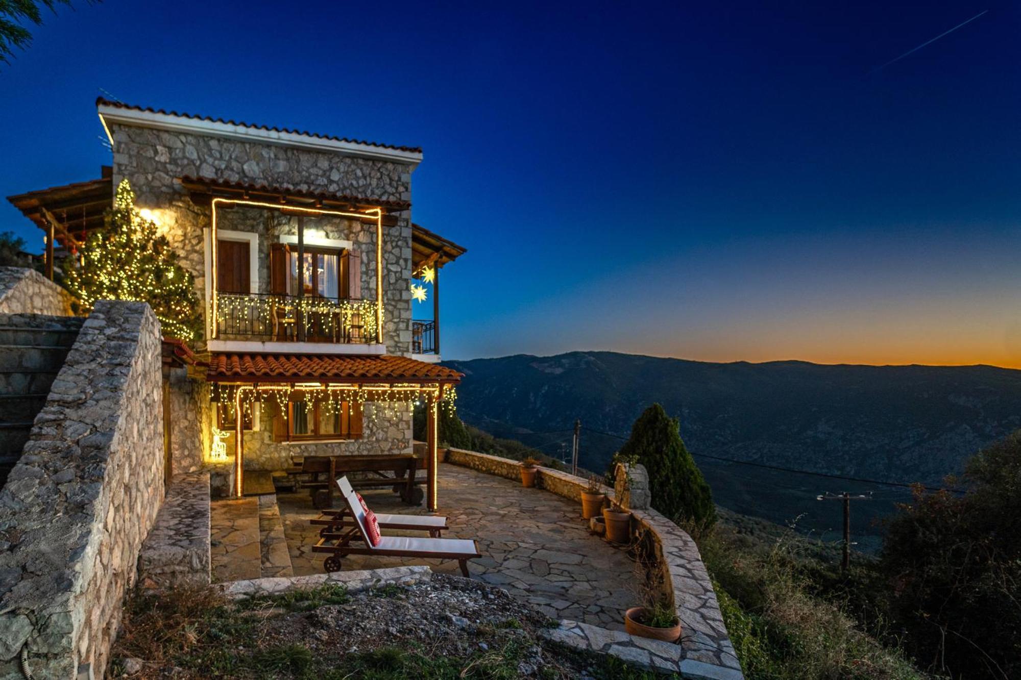 Rock Dandy Deluxe Chalet In Arachova - Delphi, Sauna, Prv Parking, Amazing View المظهر الخارجي الصورة