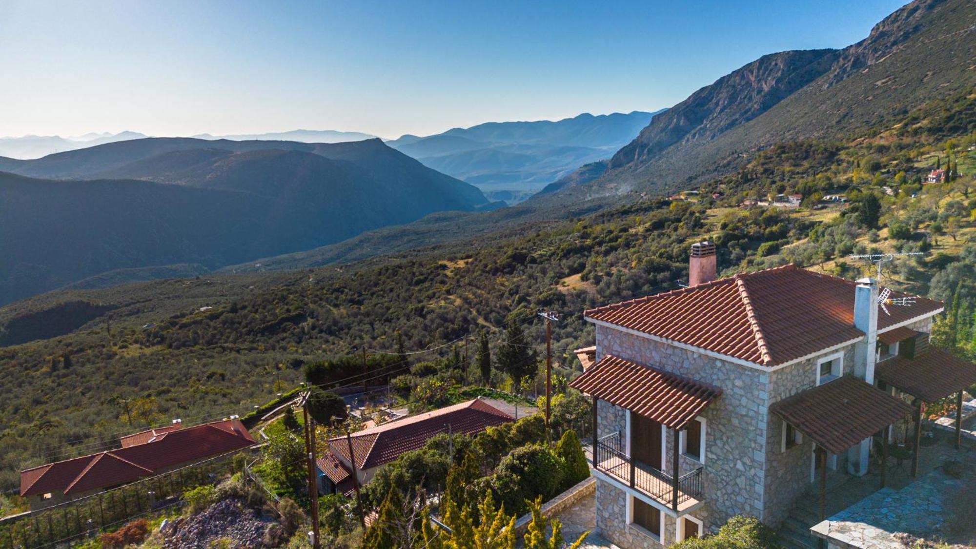 Rock Dandy Deluxe Chalet In Arachova - Delphi, Sauna, Prv Parking, Amazing View المظهر الخارجي الصورة