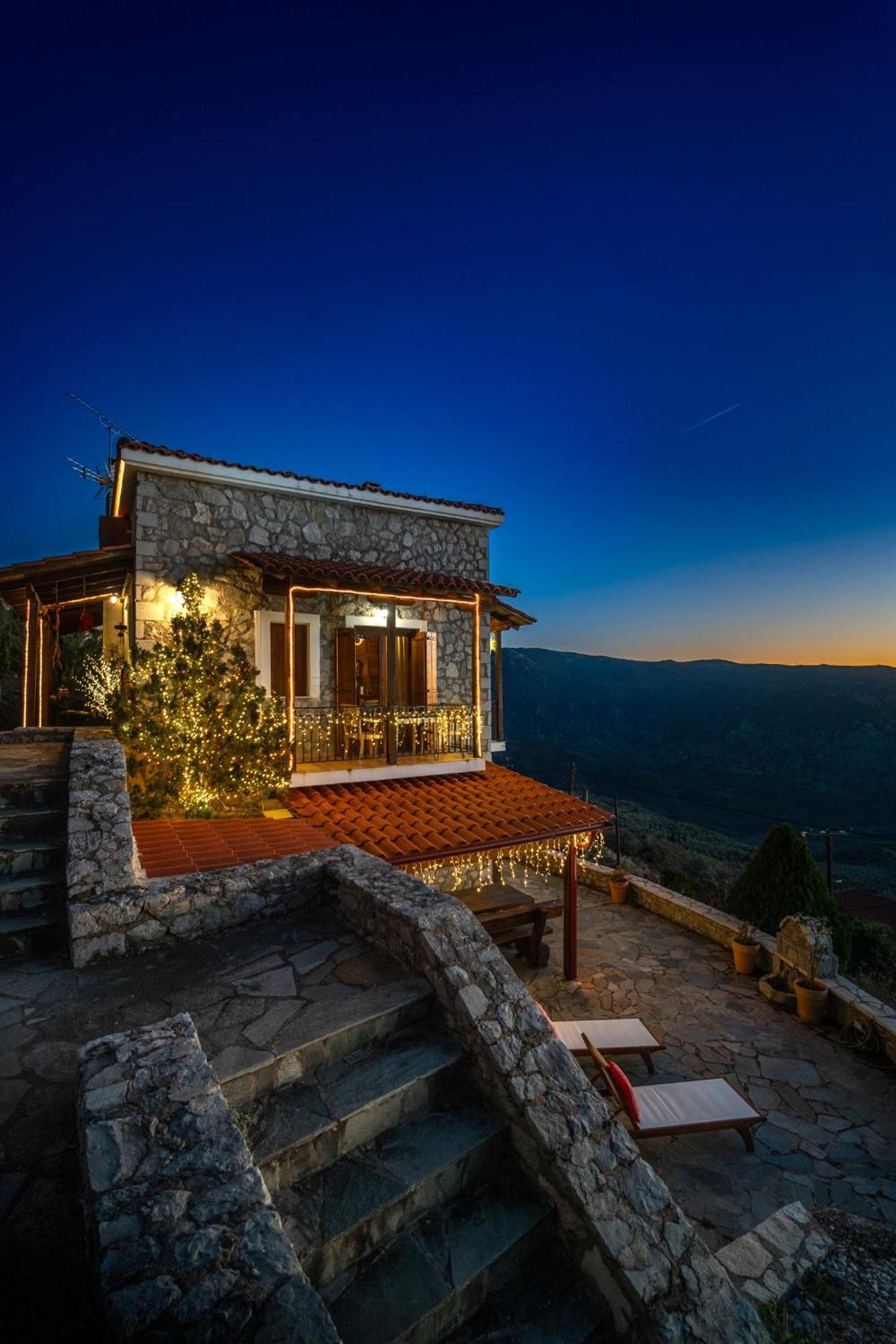 Rock Dandy Deluxe Chalet In Arachova - Delphi, Sauna, Prv Parking, Amazing View المظهر الخارجي الصورة