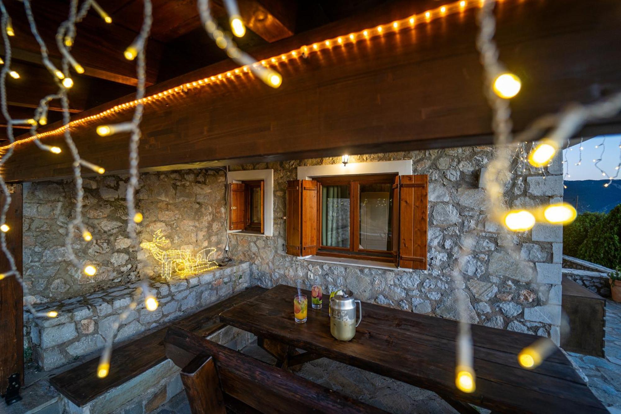 Rock Dandy Deluxe Chalet In Arachova - Delphi, Sauna, Prv Parking, Amazing View المظهر الخارجي الصورة
