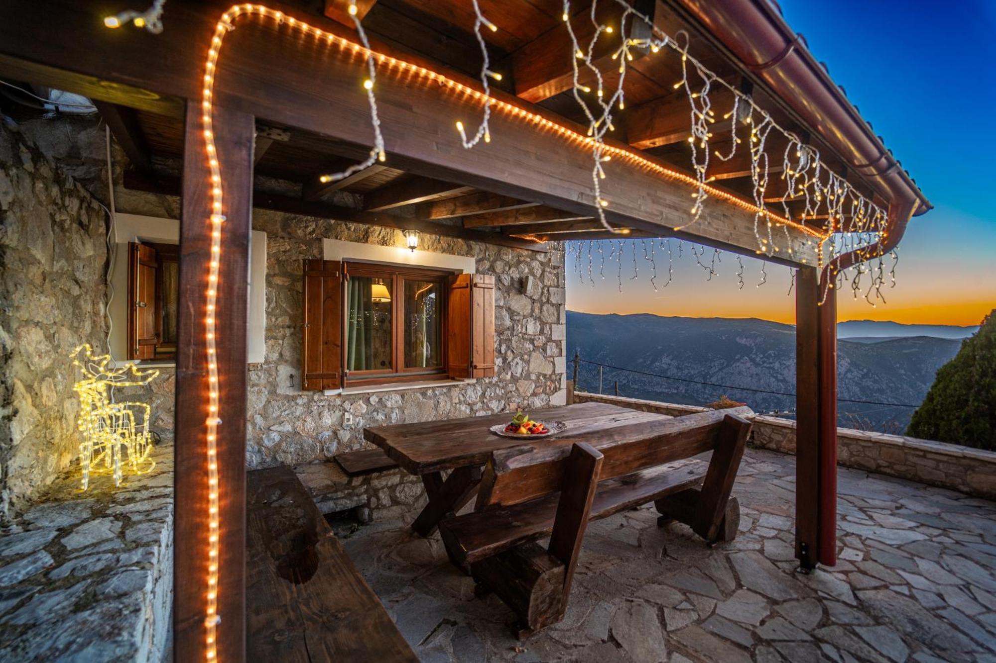 Rock Dandy Deluxe Chalet In Arachova - Delphi, Sauna, Prv Parking, Amazing View المظهر الخارجي الصورة