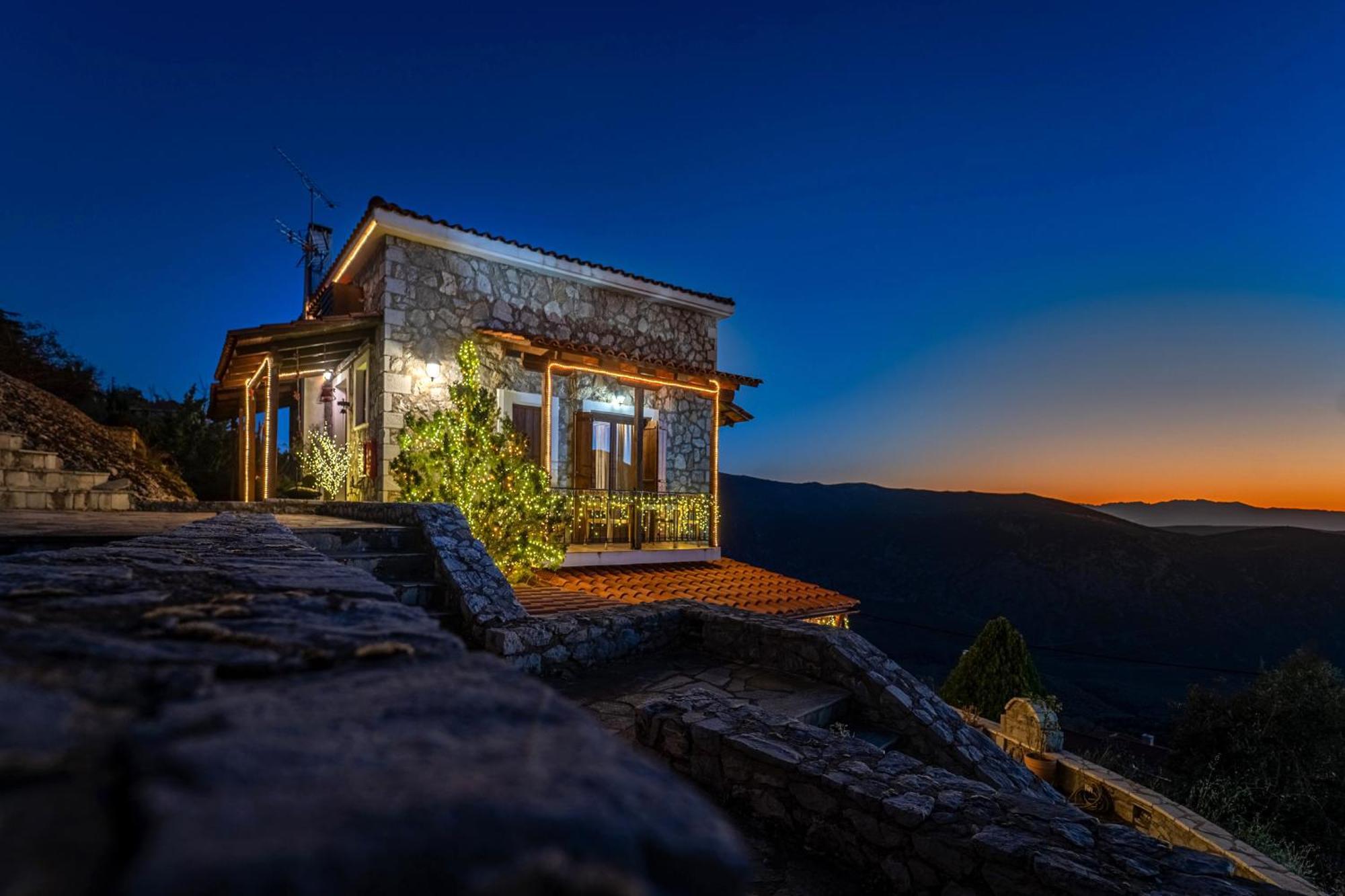 Rock Dandy Deluxe Chalet In Arachova - Delphi, Sauna, Prv Parking, Amazing View المظهر الخارجي الصورة