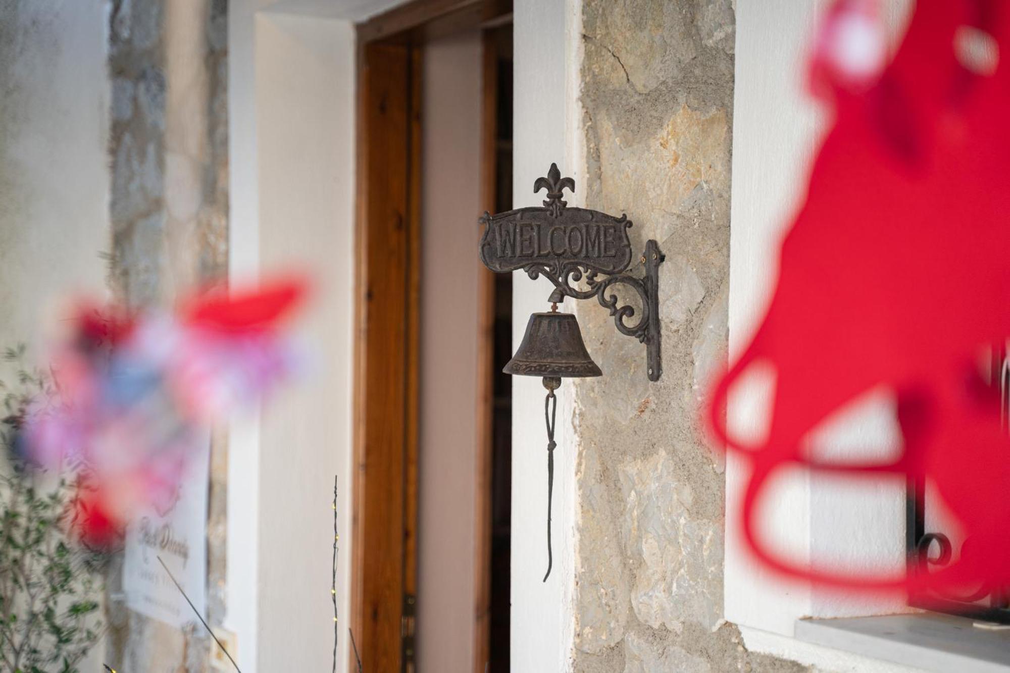 Rock Dandy Deluxe Chalet In Arachova - Delphi, Sauna, Prv Parking, Amazing View المظهر الخارجي الصورة